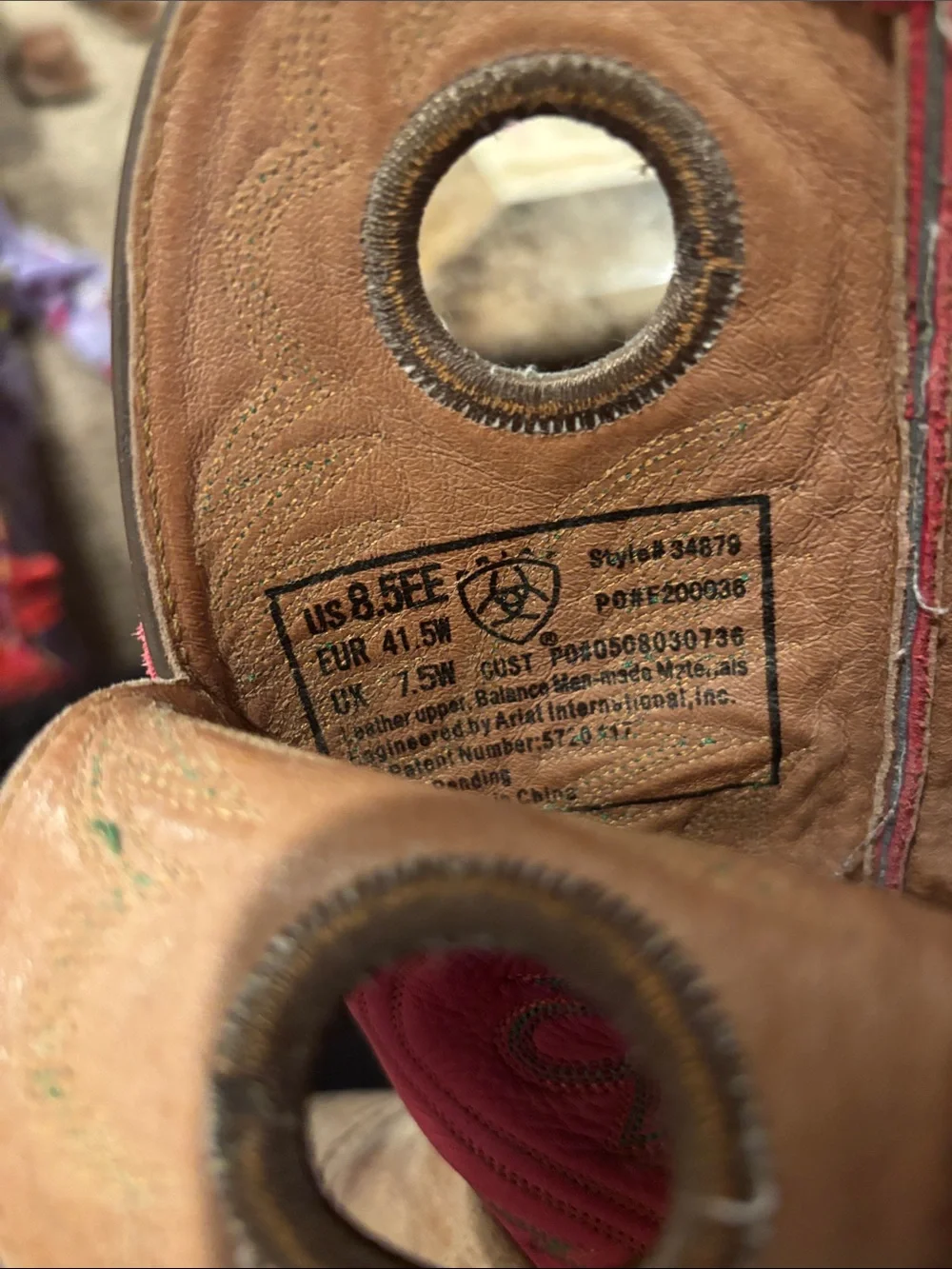 Ariat 8.5 EE Brown leather cowboy boots with red shafts